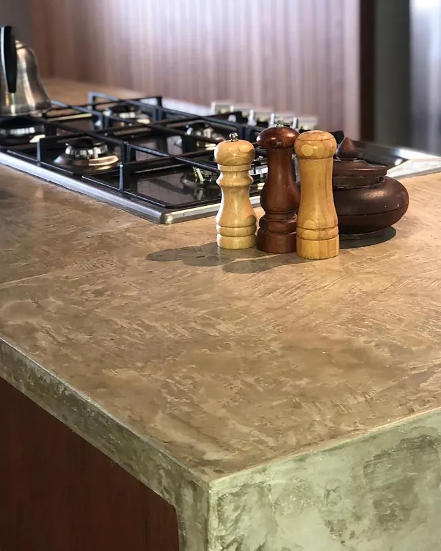 Bancada em cimento queimado com cooktop embutido